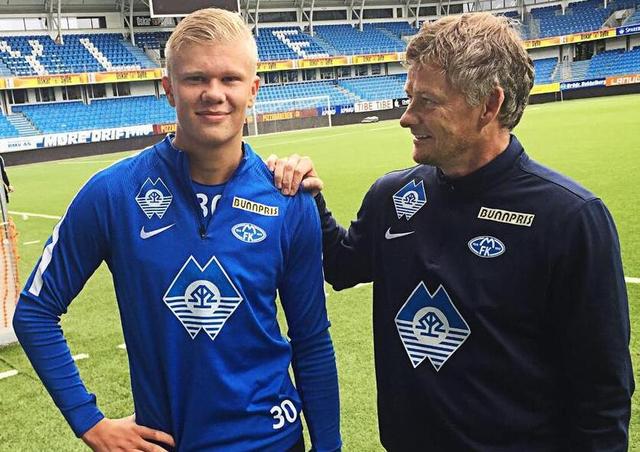 梅西印度行首站结束：凌晨抵达，下午场内亮相因骚乱提前结束（梅西印度行第一站落幕：凌晨入境，下午球场亮相因骚乱被提前叫停）