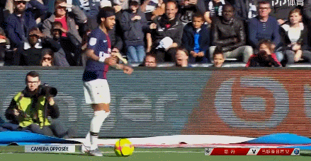 （粤港澳全运会）网球男子单打：奥运亚军张之臻战胜对手晋级