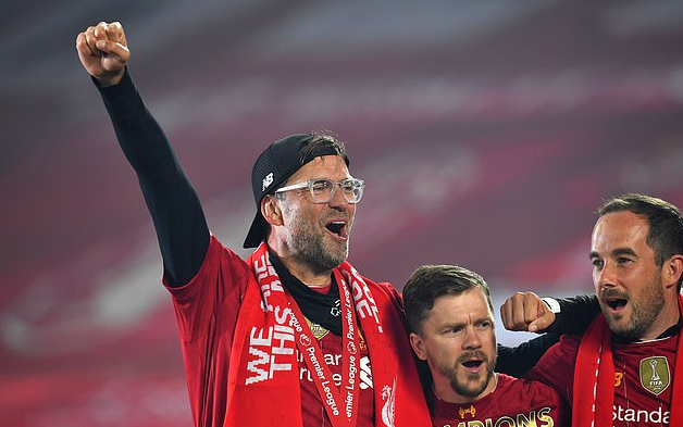 迪洛伦佐：赛后会和孔蒂复盘比赛；欧冠还有两轮还有机会晋级（迪洛伦佐：赛后将与孔蒂一起复盘；欧冠尚余两轮，出线仍有机会）