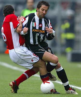 中超：武汉三镇主场1-0小胜上海申花（中超：武汉三镇坐镇主场1比0力克上海申花）