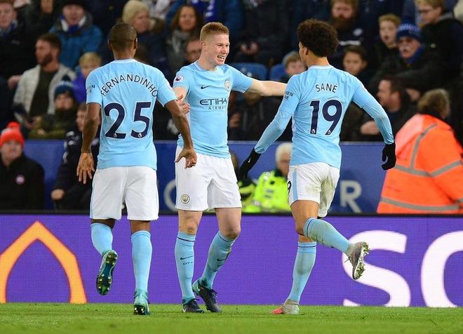 欧文突破防守助攻制胜（欧文强突破防线妙传制胜）