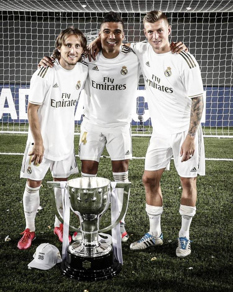 奥尔莫谈俱乐部与西足协争议：没感受到，巴萨总是备受关注（奥尔莫回应俱乐部与西足协风波：本人无感，巴萨常年处于聚光灯下）