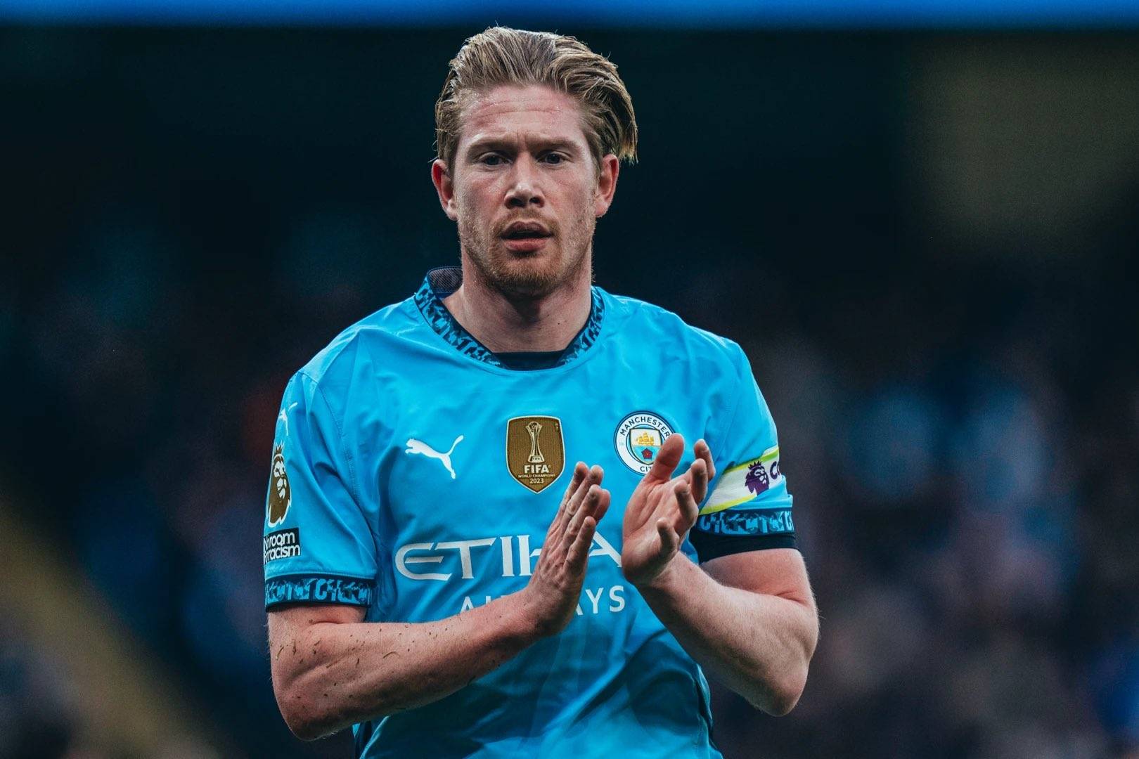 欧冠半场：詹姆斯助攻佩德罗破门，切尔西暂1-0亚特兰大（欧冠半场战报：詹姆斯送助攻佩德罗建功，切尔西1-0领先亚特兰大）