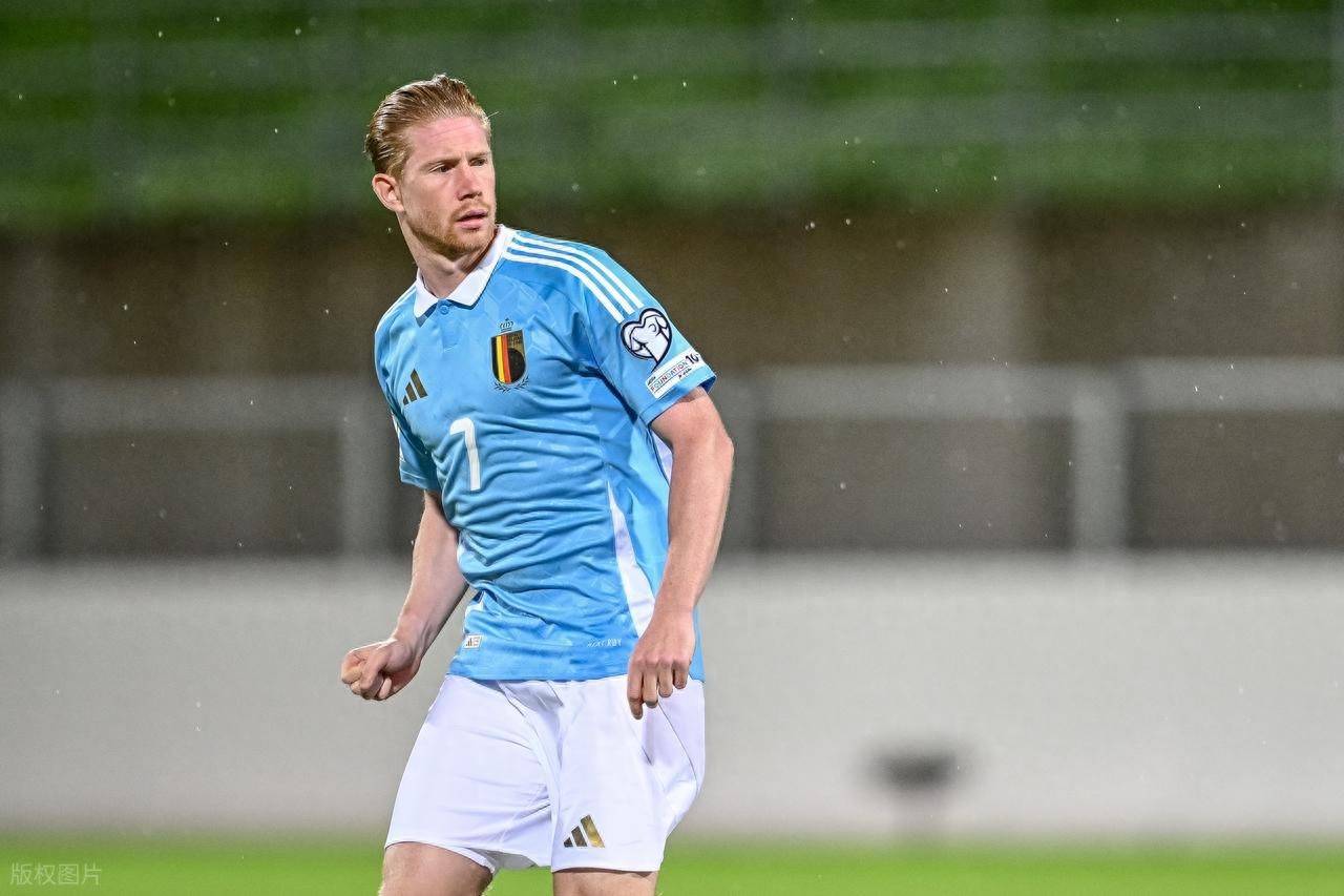 吉拉西多特生涯欧冠已打入15球，队史仅次于罗伊斯和莱万（吉拉西欧冠累计15球，在多特队史仅逊罗伊斯与莱万）