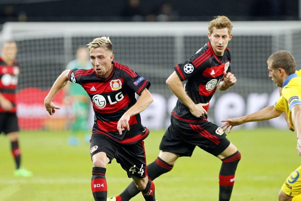 国米大战利物浦，巴萨PK法鹰，参与截图预测今夜欧冠的比分（国米迎战利物浦，巴萨对决法鹰，晒截图参与预测今夜欧冠比分）